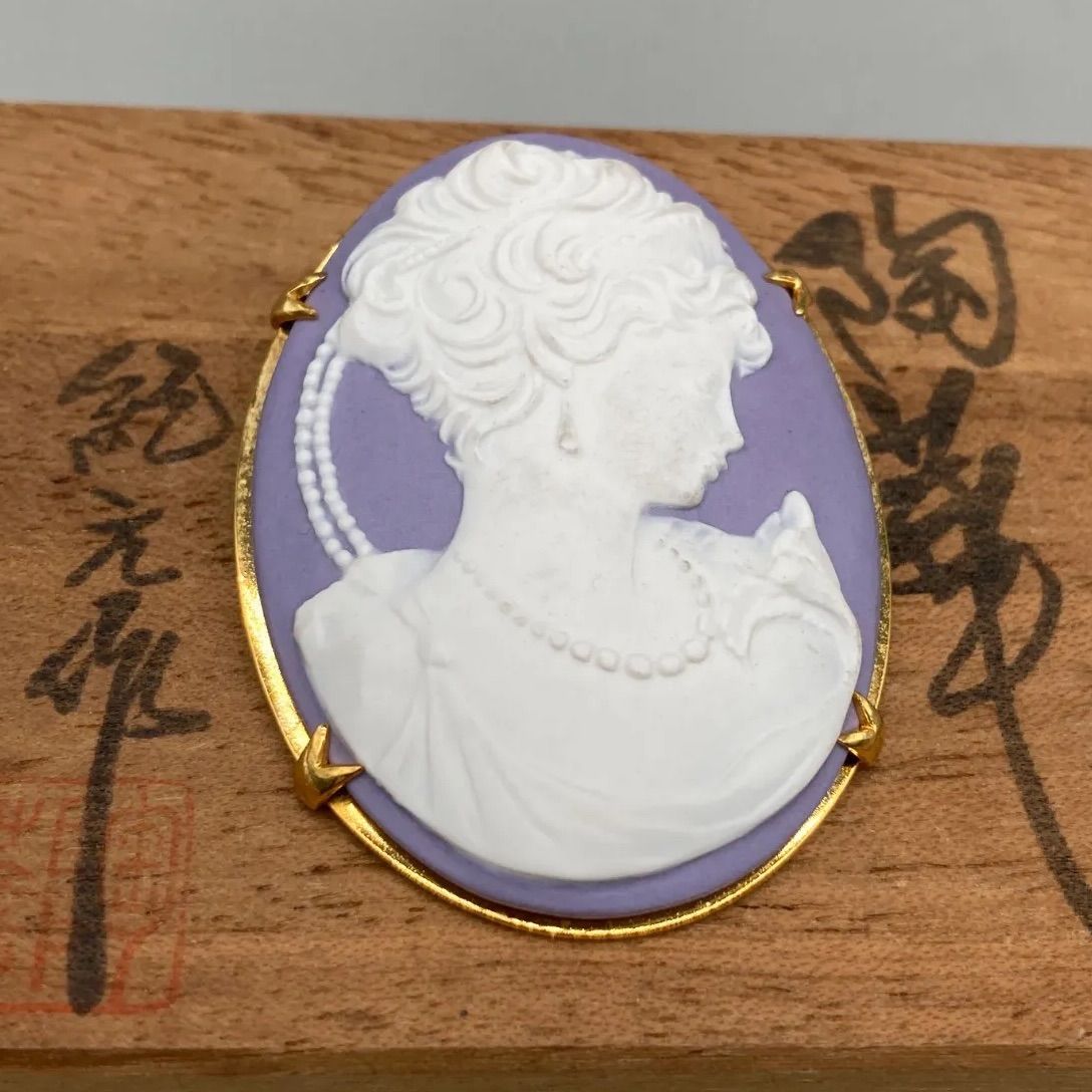 陶華　カメオ　ブローチ、ペンダントトップ 未使用 陶華 カメオ ブローチ 紀元作 木箱付き ブローチ、ペンダント