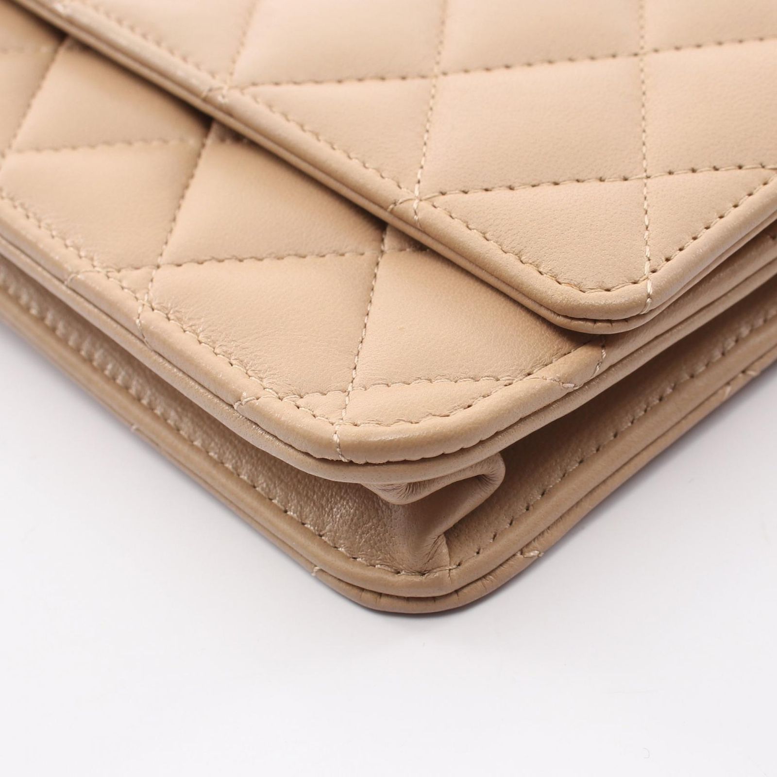 シャネル CHANEL ショルダーバッグ マトラッセ ベージュ ラムスキン