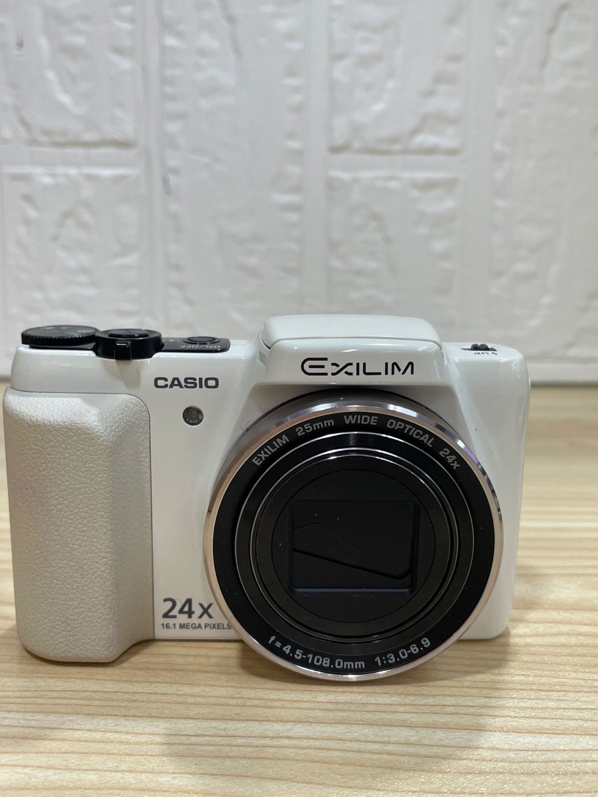 CASIOデジタルカメラ　EXILIM【ＥＸ－Ｈ６０ホワイト】使用回数極少超美品 CASIO カシオ EXILIM EX-H60 ホワイトデジタルカメラ - メルカリ