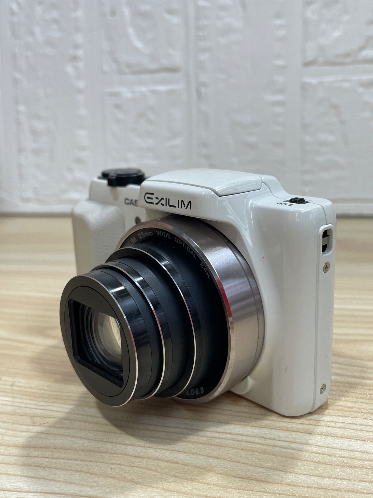 CASIO カシオ EXILIM EX-H60 ホワイトデジタルカメラ - メルカリ