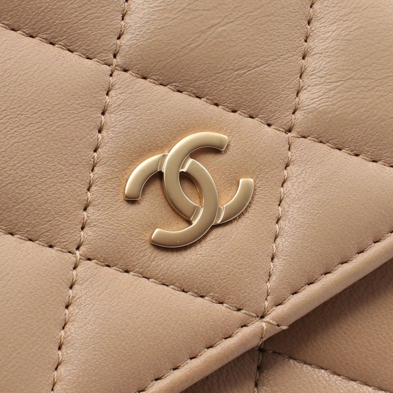 シャネル CHANEL ショルダーバッグ マトラッセ ベージュ ラムスキン