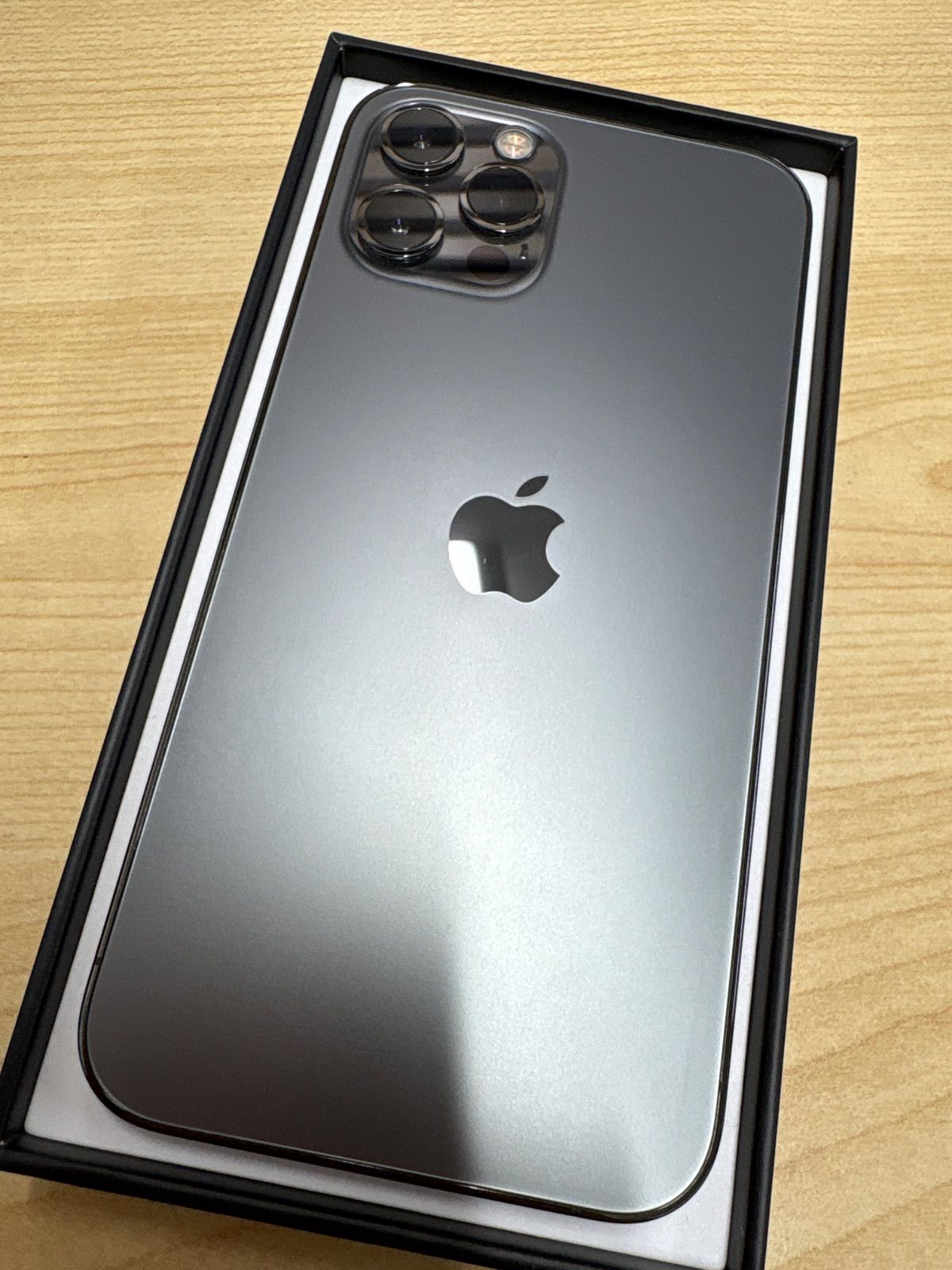 iPhone12 pro 256G グラファイト 本体 - メルカリ