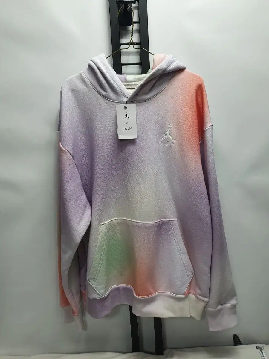 ナイキ ジョーダン x J BALVIN フーディー タイダイ ピンク ブレード L 新品 7,300円