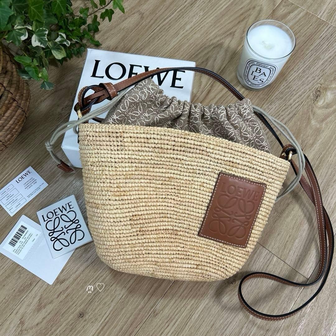 LOEWEロエベ　ポシェットバッグ　ショルダー斜めがけカゴバッグ　ラフィア　現行 LOEWEロエベ ポシェットバッグ 斜めがけショルダーカゴバッグ ラフィア