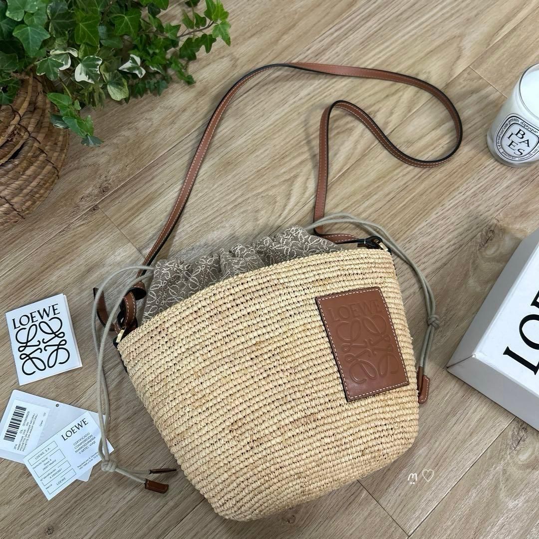 LOEWEロエベ ポシェットバッグ 斜めがけショルダーカゴバッグ ラフィア