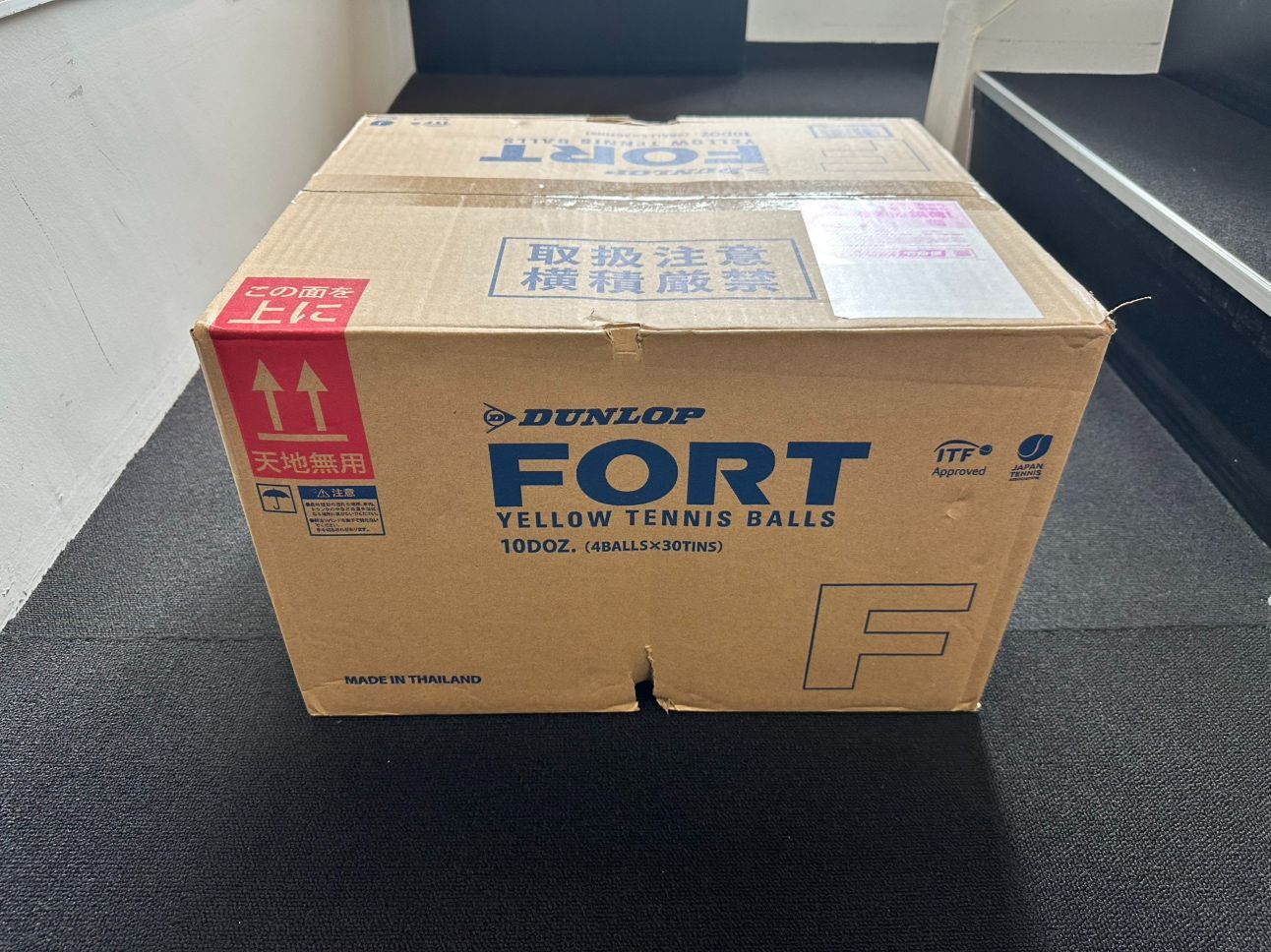 DUNLOP(ダンロップ)　FORT フォート 箱売り 120球 /4球×30缶入り　硬式テニス プレッシャーボール【4907913361432】