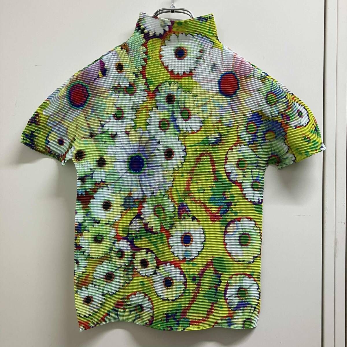 ISSEY MIYAKE ME 半袖Tシャツ・カットソー 総フラワーデザインプリーツ