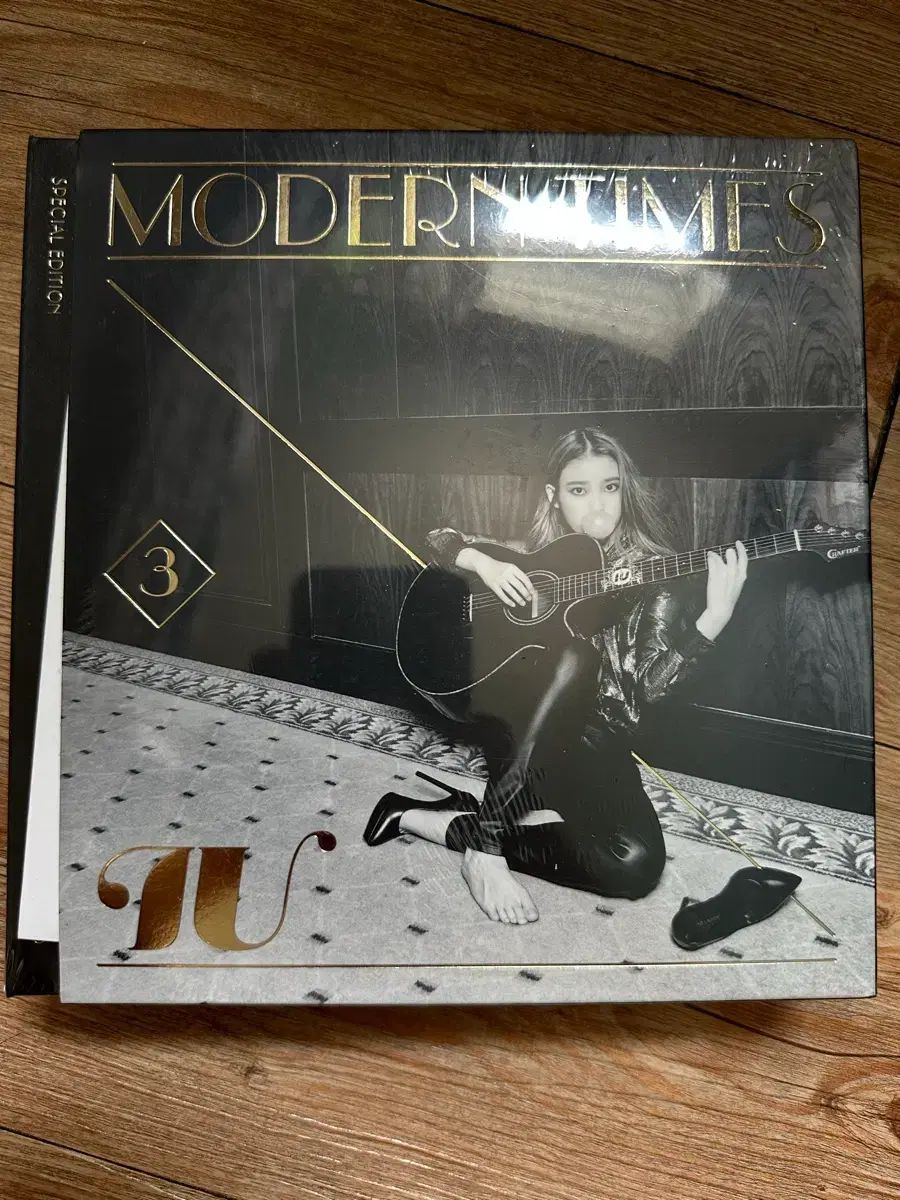 IU モダンタイムズ スペシャル エディション アルバム