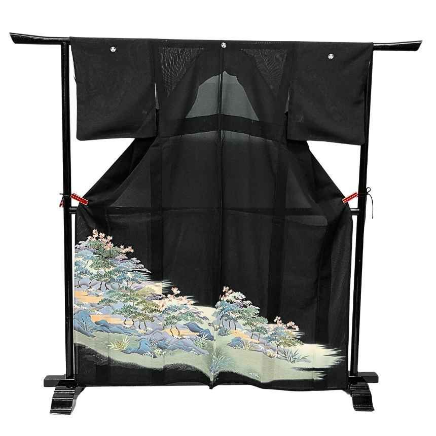 京やI611 正絹 夏着物 絽 黒留袖 五つ紋 比翼仕立て シルクの夏着物 絽のきもの 特選駒絽 四季の草花 単衣の時期から盛夏まで フォーマル 正装 仕立て上がり 単衣仕立て 6月7月8月9月に 美品