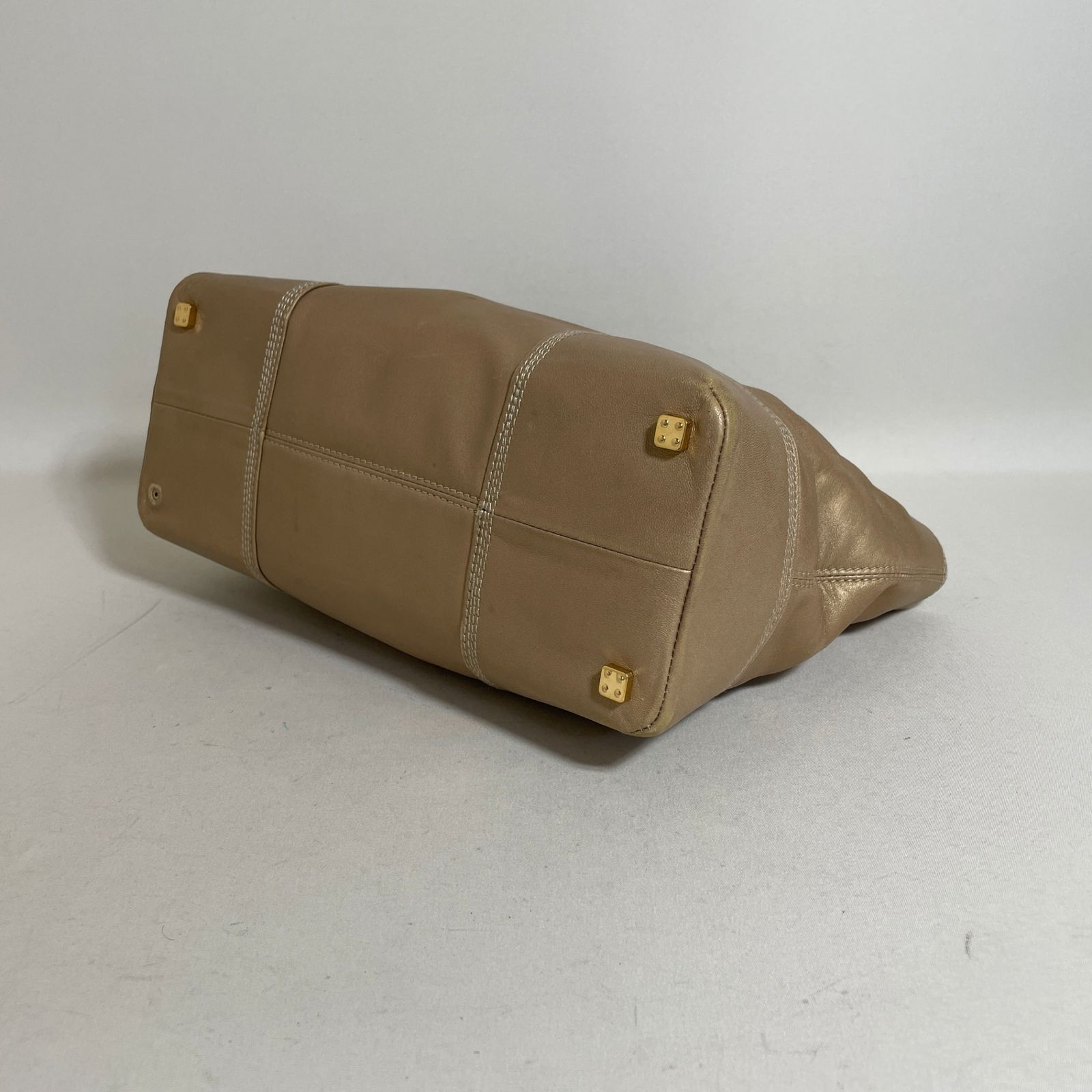 2606-86｜ロエベ フスタ ハンドバッグ レザー ゴールド - メルカリ