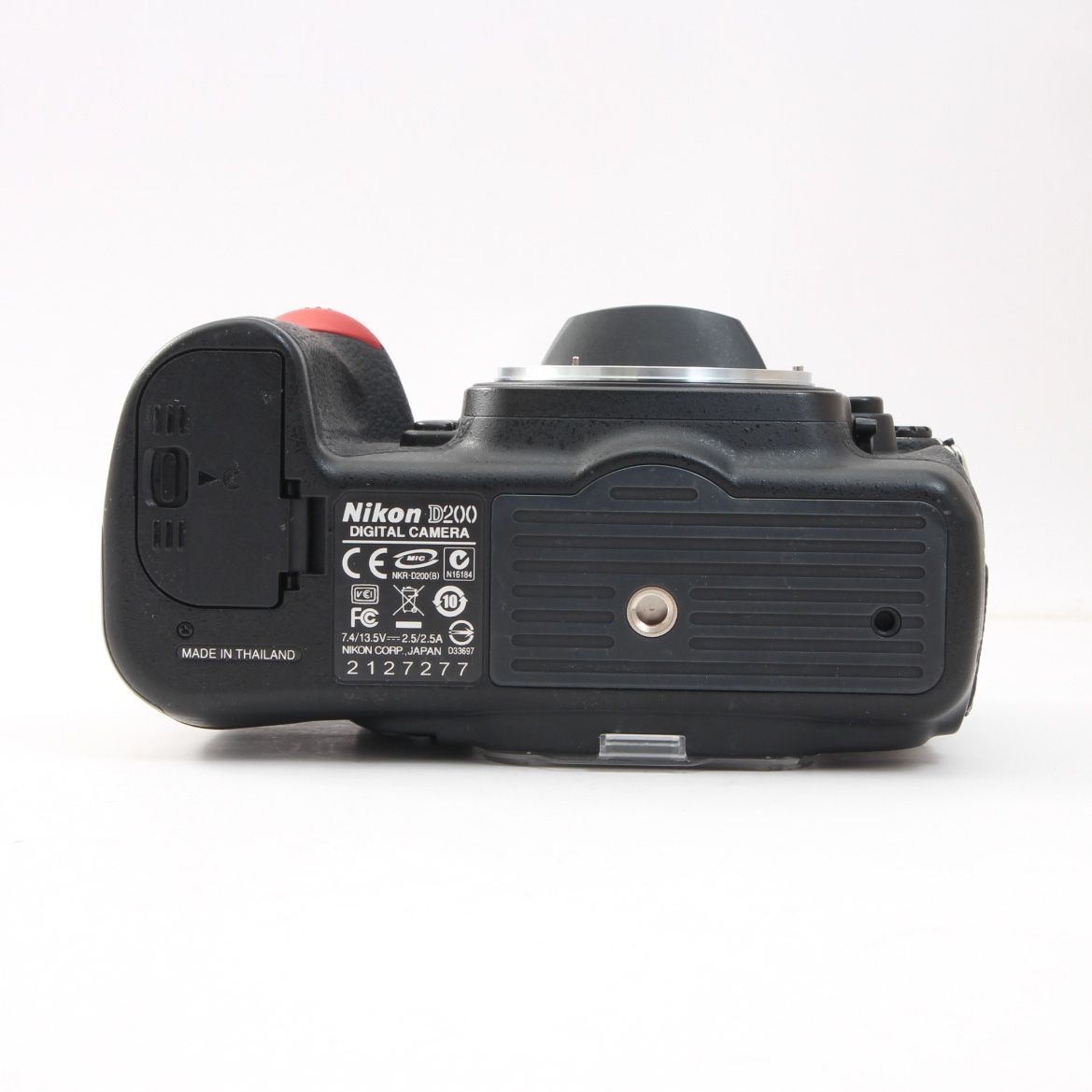 NIKON D200 シャッター総回数63，917回 一部難ありますが、まだまだ