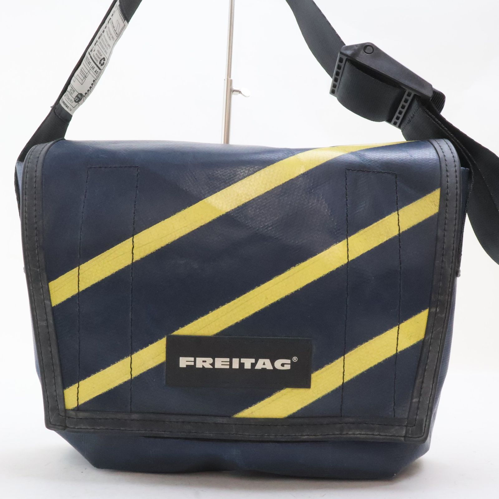 2607-6 フライターグ F11 LASSIE ショルダーバッグ FREITAG リサイクル