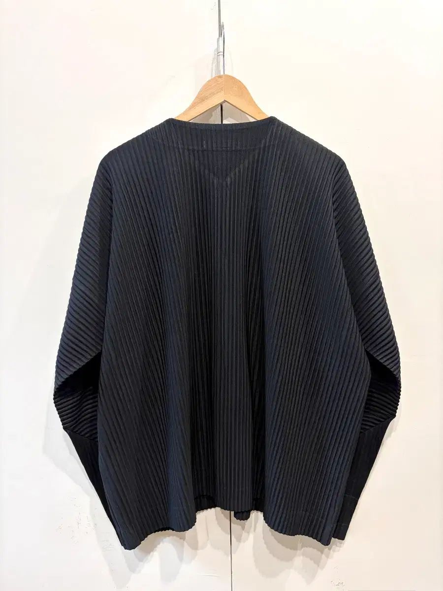 PLEATS PLEASE 長袖 ジップアップ カーディガン PLEATS PLEASE 長袖 ジップアップ カーディガン ISSEYMIYAKEプリーツ