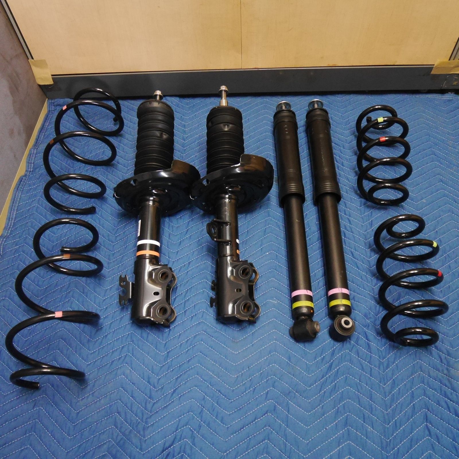 [送料無料] 新車外し！1台分☆トヨタ 90系 ヴォクシー 純正 サスペンション キット 48510-V1010 48520-V1010 48530-V1010 ショック アブソーバー スプリング カー パーツ☆