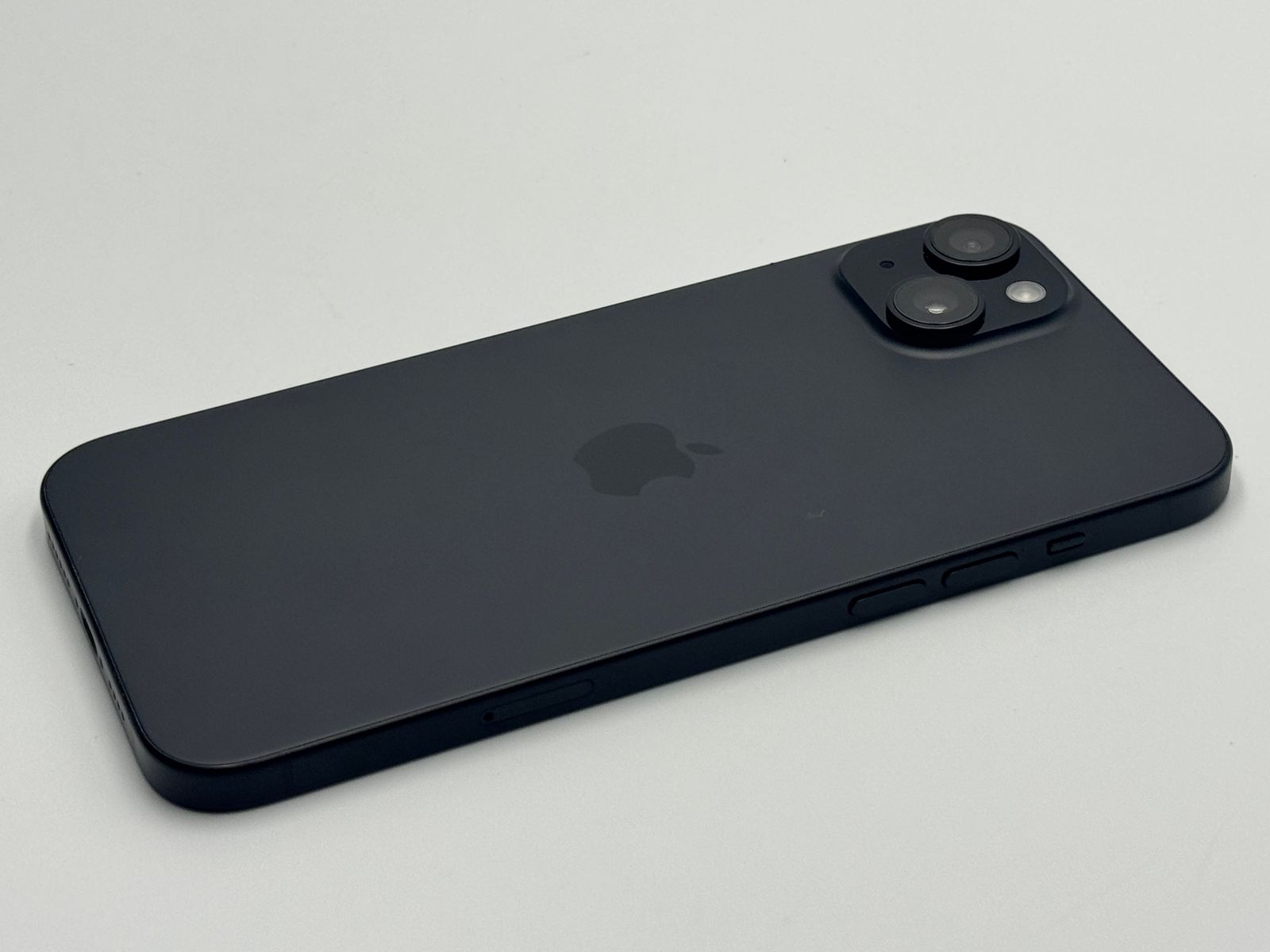 【海外版中古C】iPhone 15 Plus 256GB ブラック バッテリー【100%】 SIMフリー 白ロム 51,000円
