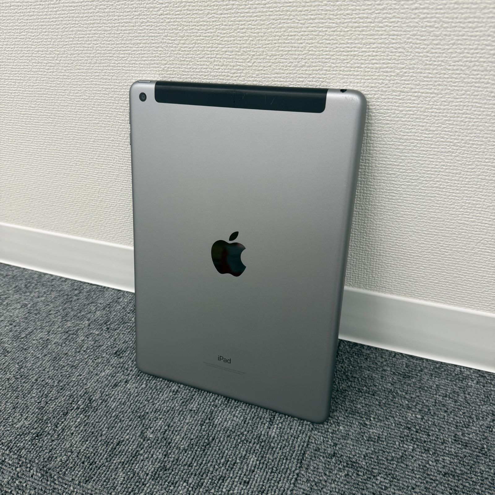 美品 iPad 第5世代 128GB セルラー Apple - メルカリ