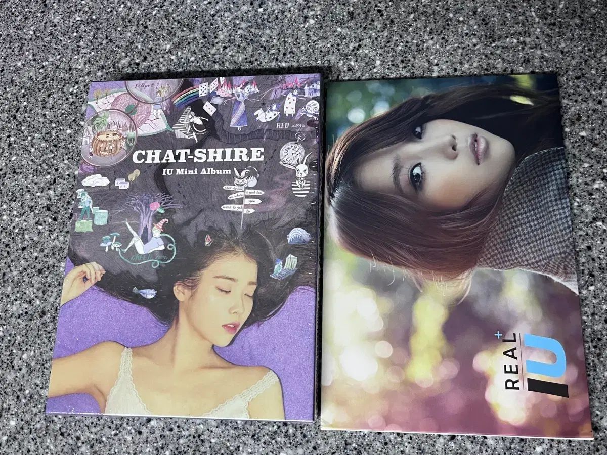 IU CHAT-SHIRE チャットシェア real+ リアルプラス アルバム 未開封