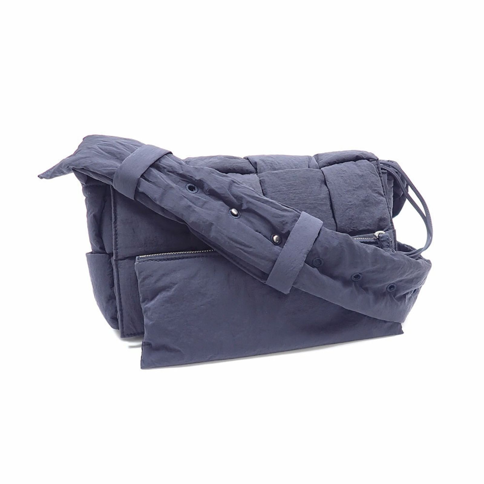 ボッテガ・ヴェネタ(Bottega Veneta) ボッテガヴェネタ ショルダーバッグ パデッド テック カセット レディース ネイビー ナイロン 49,313円