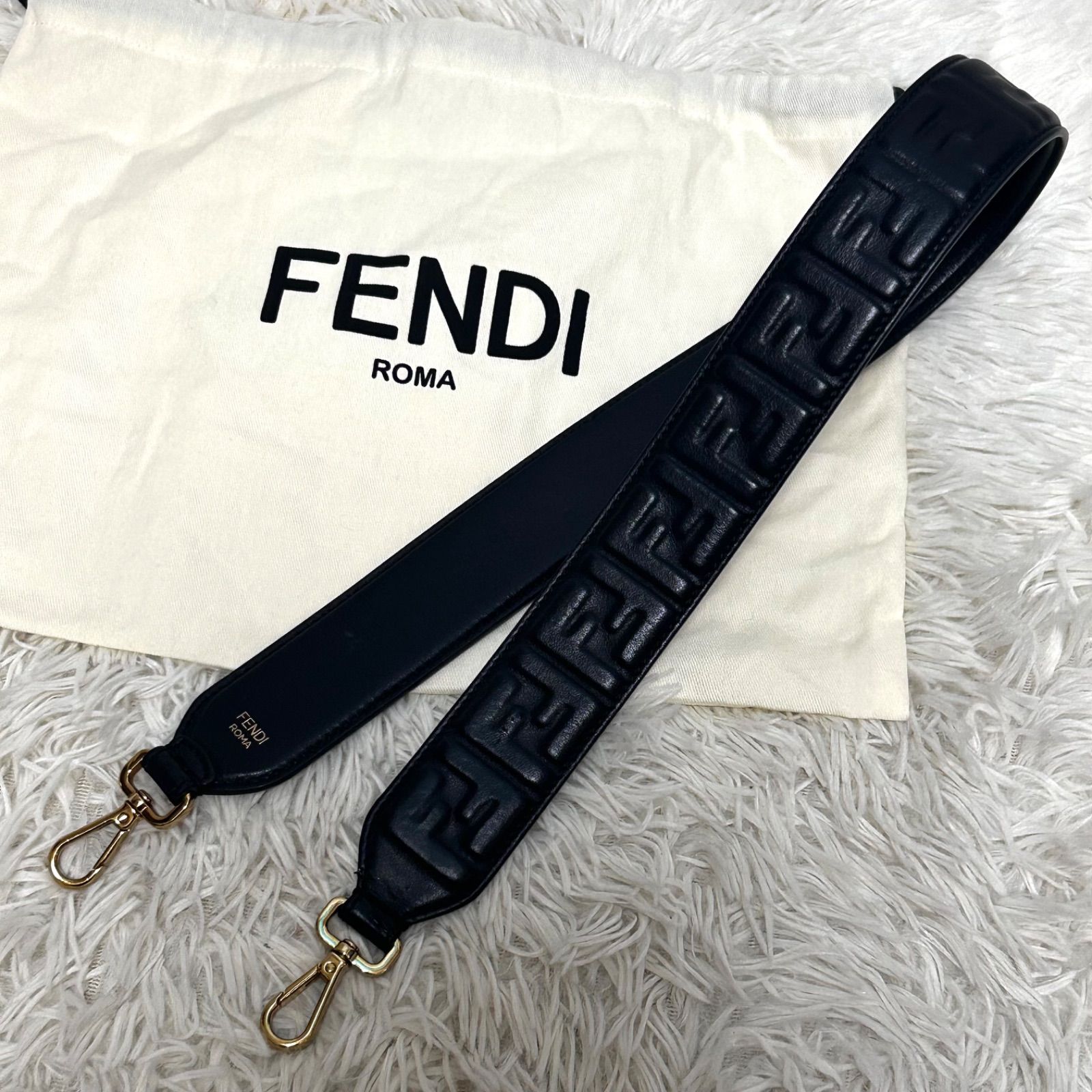 FENDI ストラップユーミニ　保存袋　極美品 FENDI フェンディ ストラップユー ズッカ柄 レザー 保存袋 ショルダー