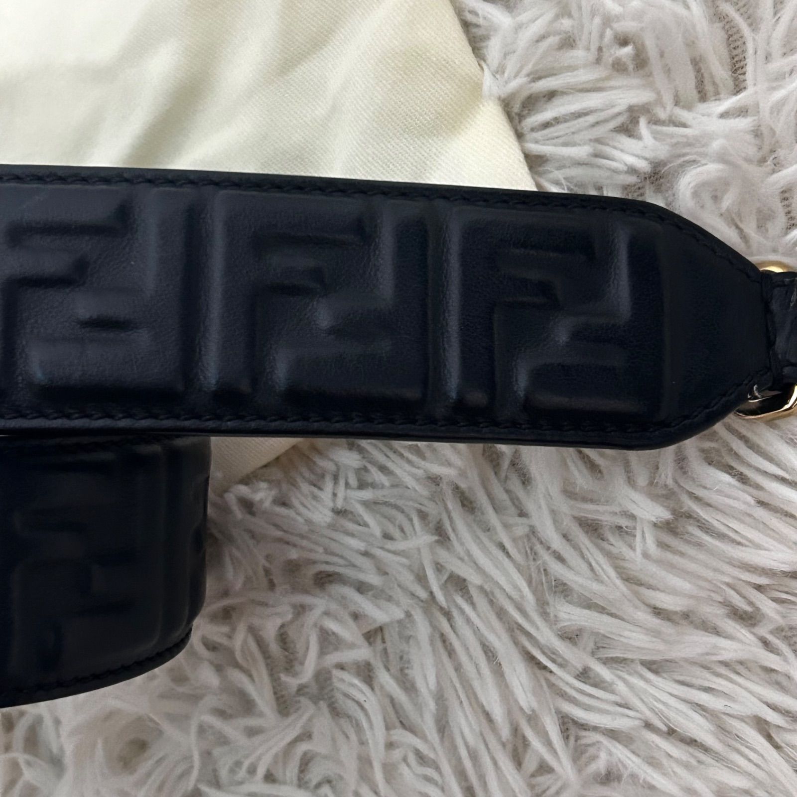 FENDI フェンディ ストラップユー ズッカ柄 レザー 保存袋 ショルダー