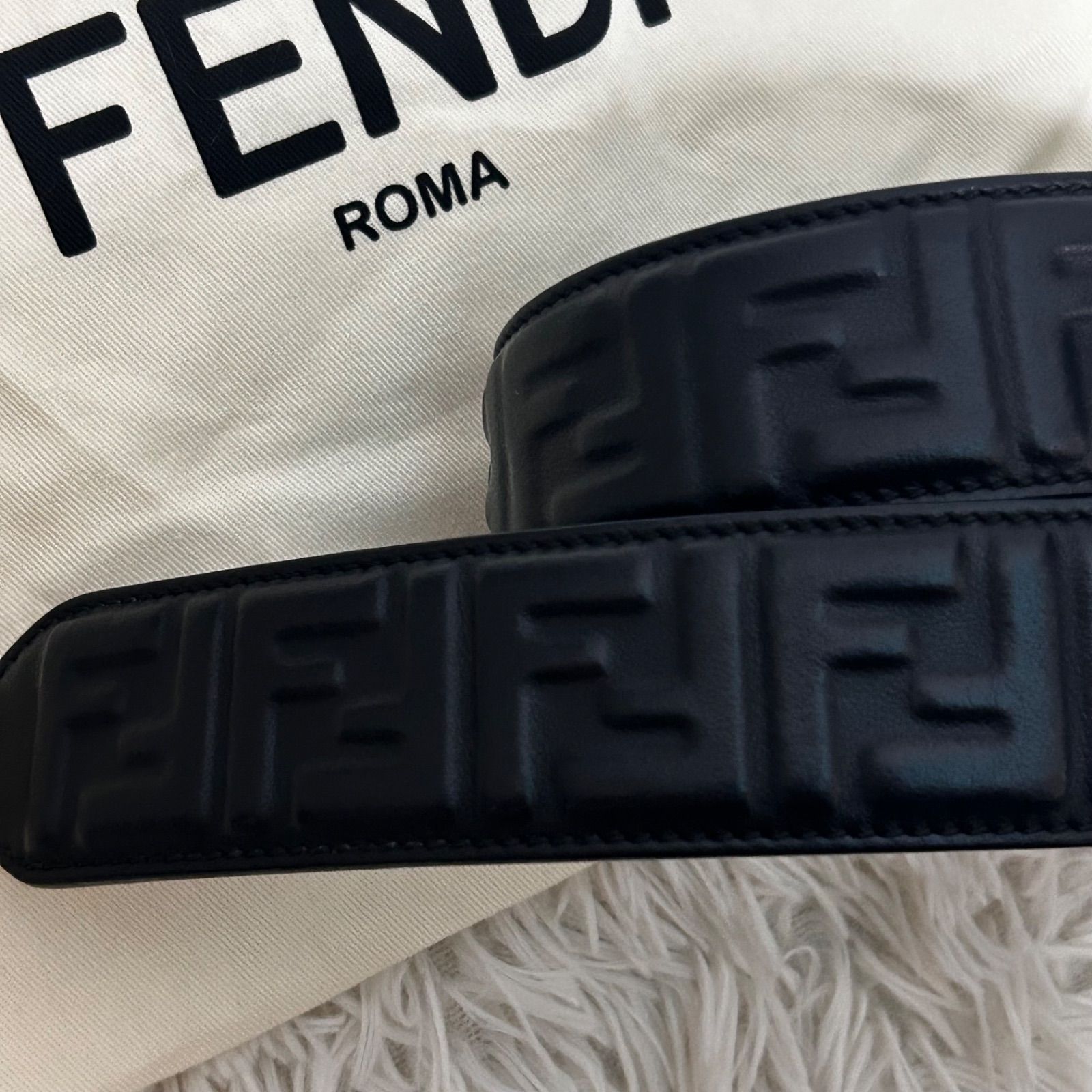 FENDI フェンディ ストラップユー ズッカ柄 レザー 保存袋 ショルダー