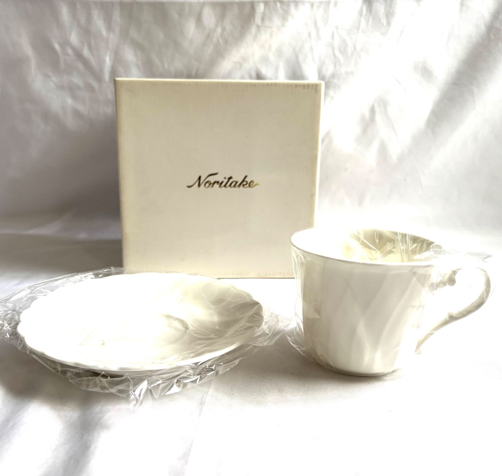 Noritake ⁄ Bone - ノリタケ China 未 未使用 プレート(皿) 花金彩