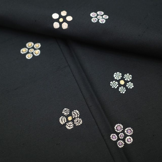 新古品】 作家物 平紬 訪問着 正絹 袷 手刺繍 黒地 枝垂れ梅 落款あり