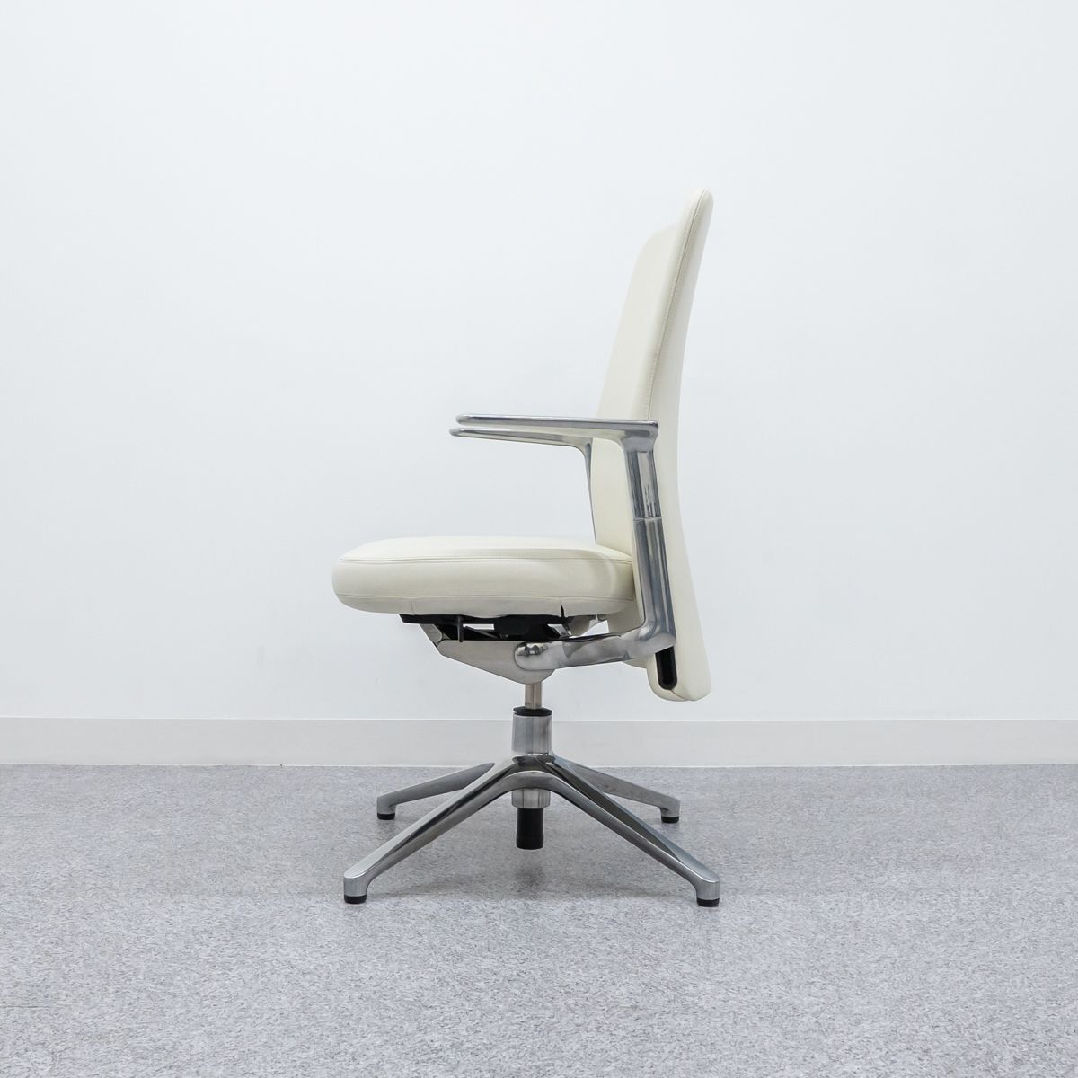 中古品】Vitra / Pacific Chair / ヴィトラ - メルカリ