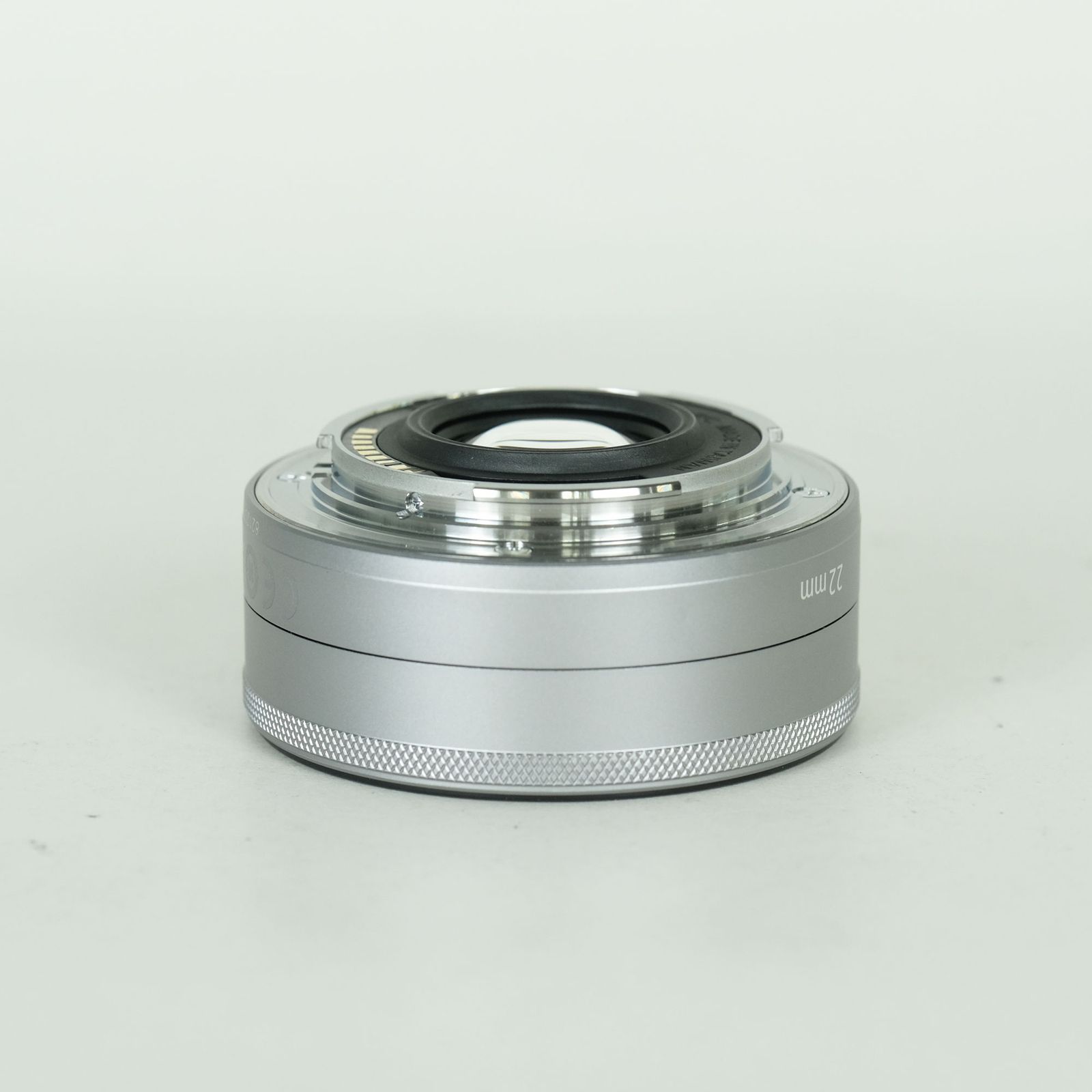 Canon EF-M 22mm F2 シルバー 美品 美品] Canon EF-M22mm F2 STM [シルバー] | Canon EF-Mマウント - メルカリ