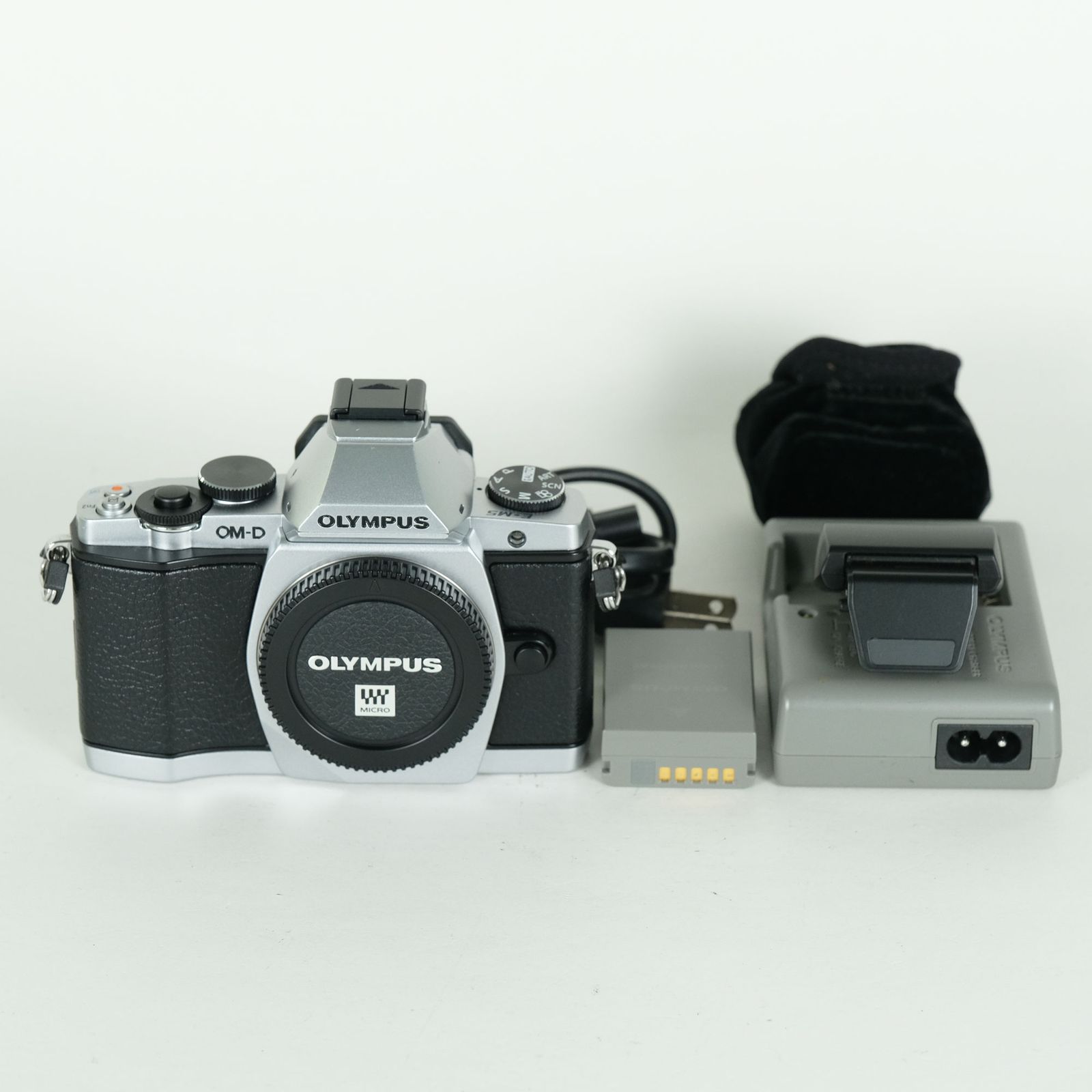 美品 | シャッター数481回] OLYMPUS OM-D E-M5 ボディ シルバー