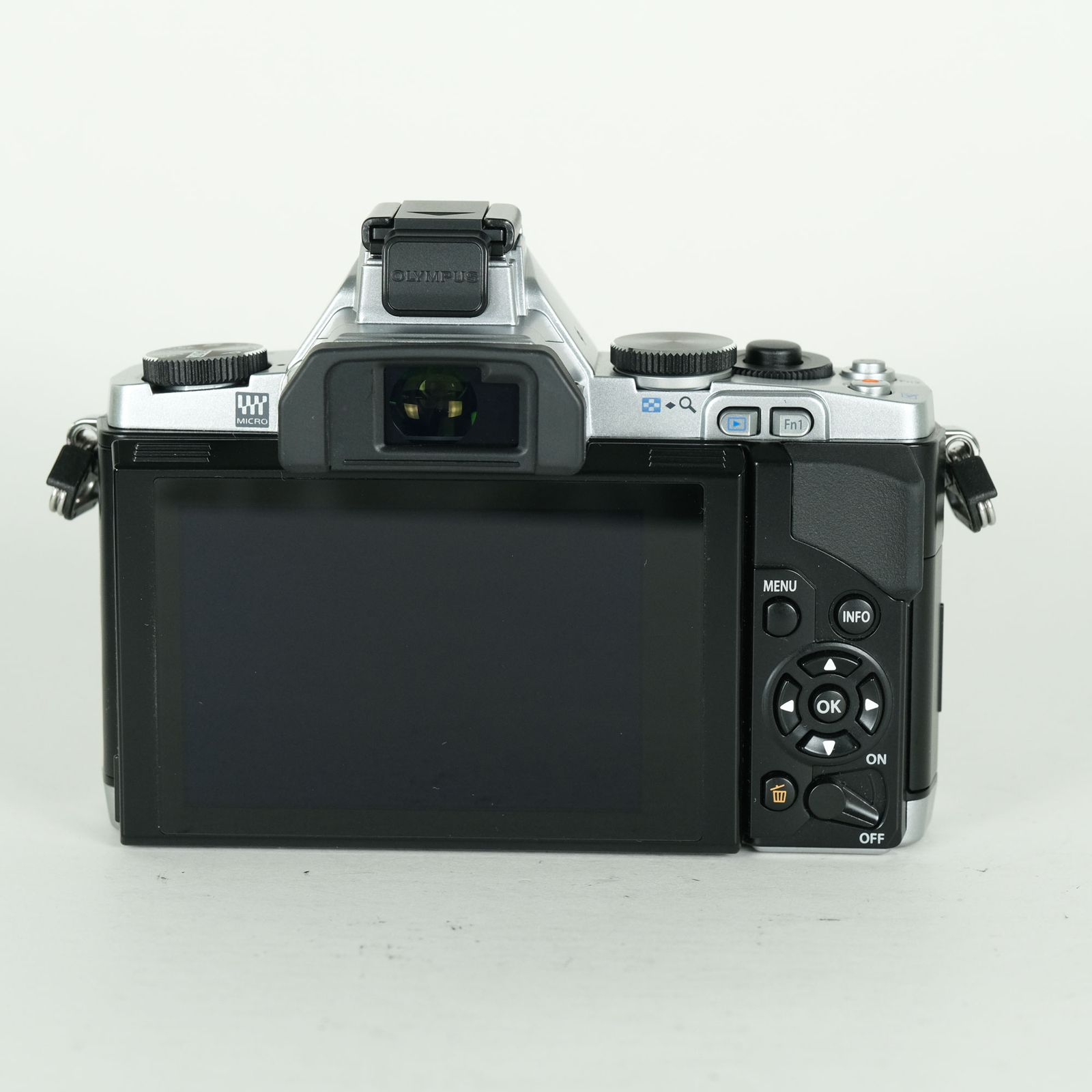 美品 | シャッター数481回] OLYMPUS OM-D E-M5 ボディ シルバー
