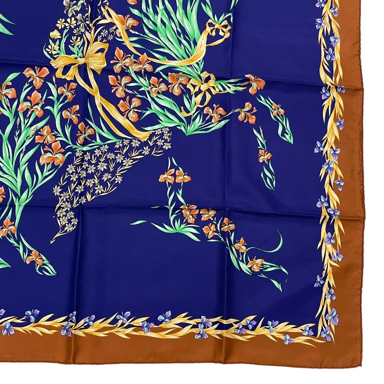新品同様 HERMES エルメス スカーフ シルク カレ90 CHEVAL fleuri 花