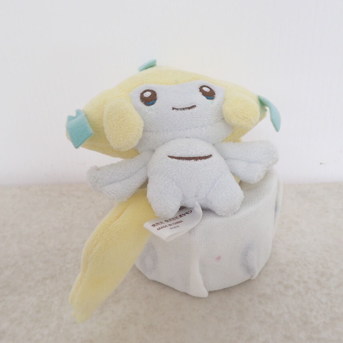 ポケモンセンター ポケモンキャンバスぬいぐるみ ジラーチ 紙タグ無