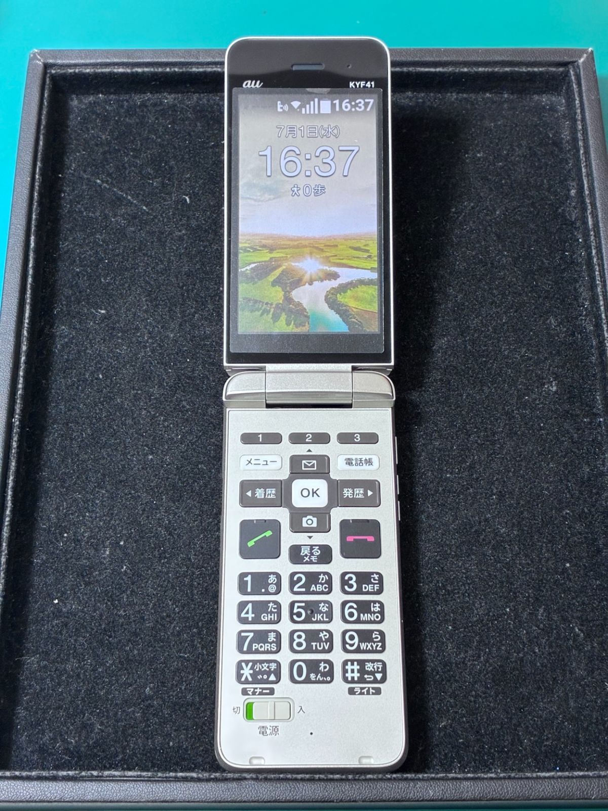 かんたんケータイ KYF41 シャンパンG SIM解除済 - メルカリ