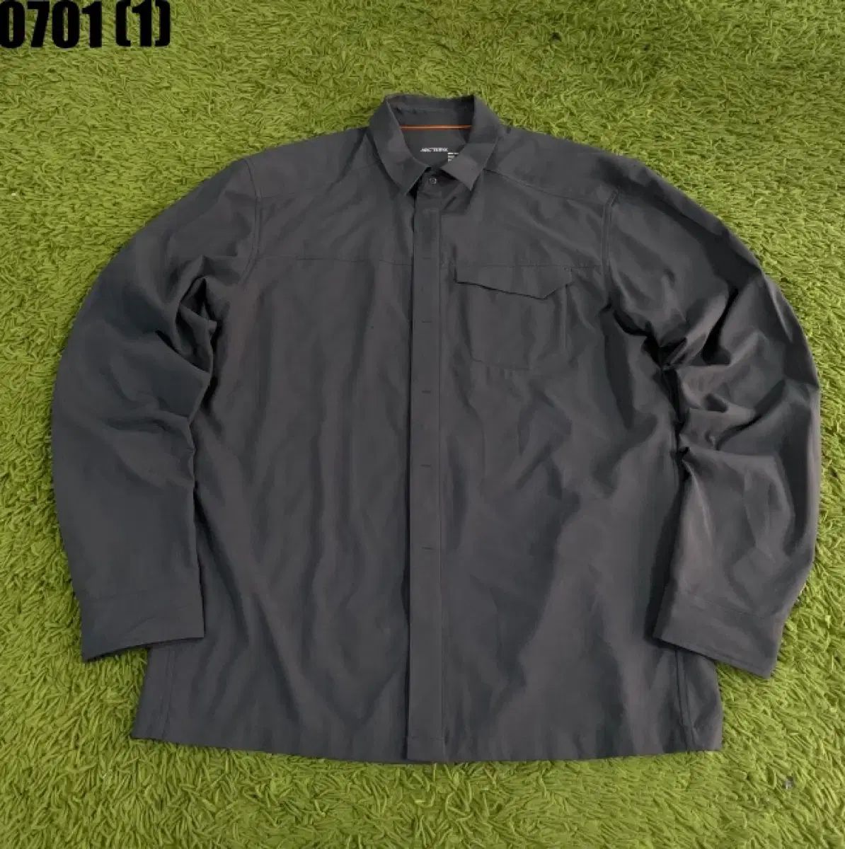 ARC'TERYX メンズ シャツ グレー L