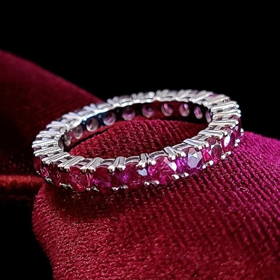 情熱の赤！永遠の愛！フルエタニティ 3.33ct ルビー K18WG リング 