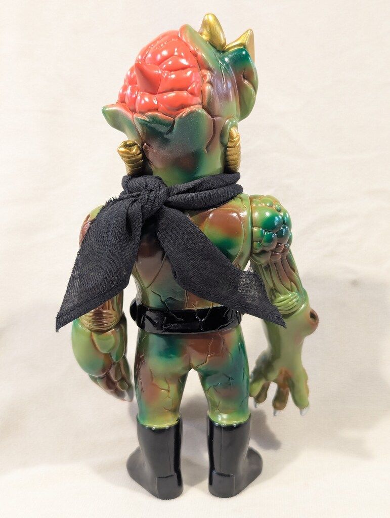 REALHEAD/シカマァク シカ魔シン 黄緑成型/茶/黒/金塗装/黒マフラー