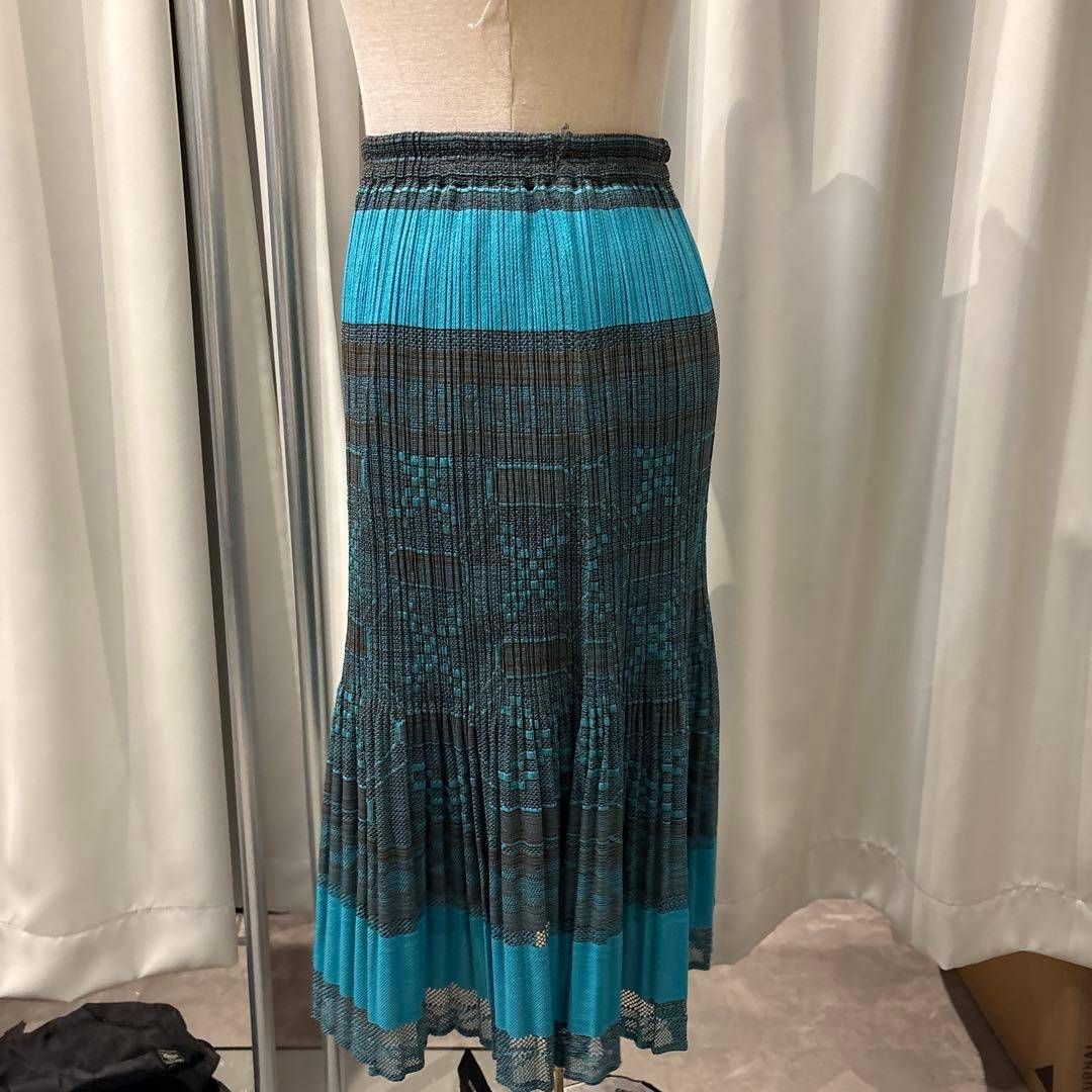 PLEATSPLEASE プリーツロングスカート イッセイミヤケ　サイズ2 東あずま店 併売品】 ISSEY MIYAKE イッセイミヤケ PLEATS PLEASE