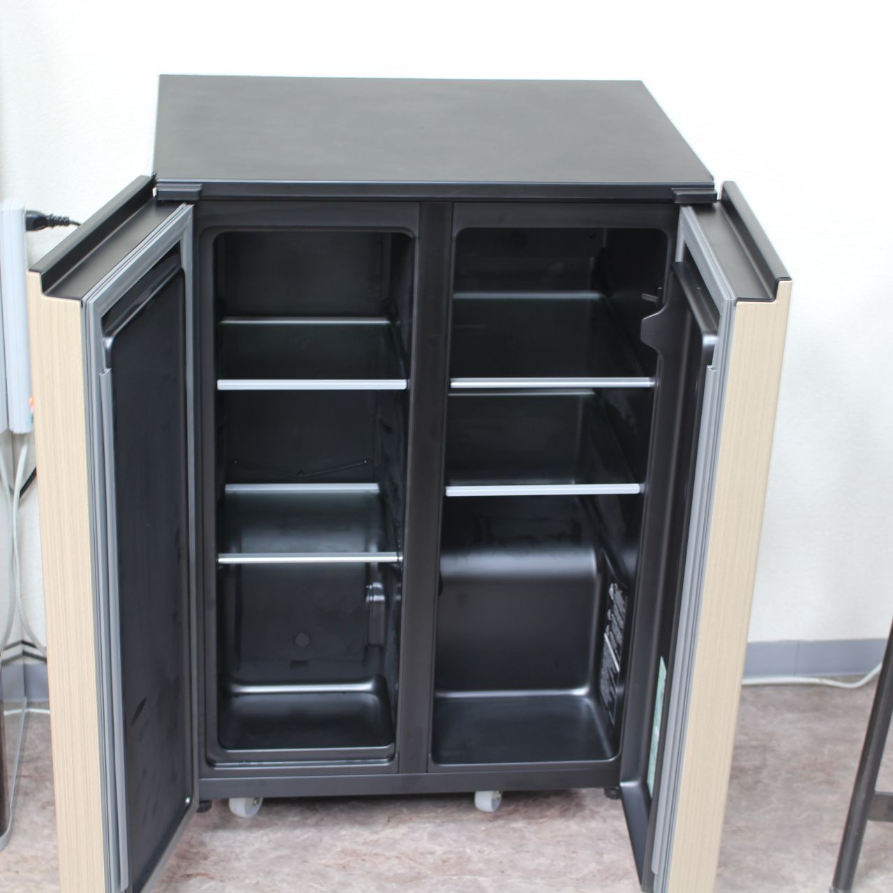 784)【美品/2025年製】アクア 家具冷蔵庫 72L 幅60cm フレンチドア 