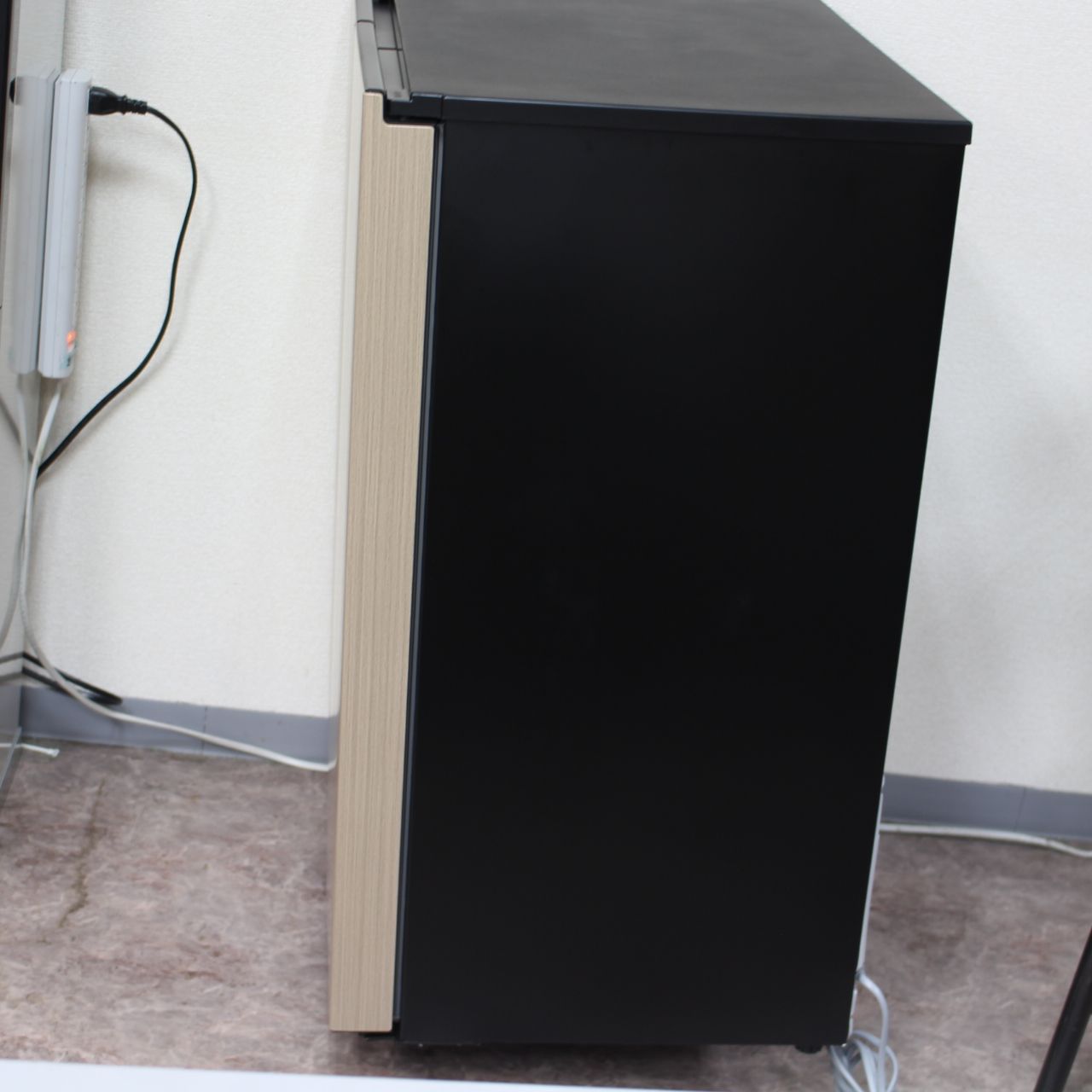784)【美品/2025年製】アクア 家具冷蔵庫 72L 幅60cm フレンチドア 