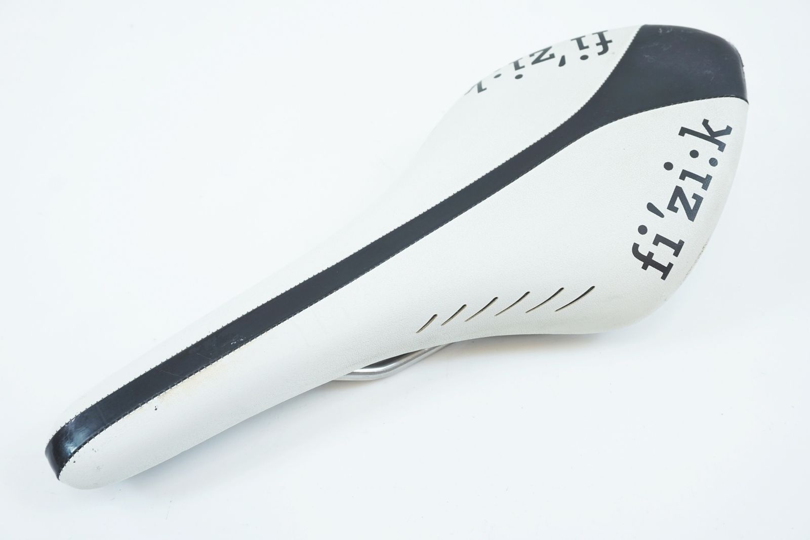 FIZIK 「フィジーク」 ARIONE CX KIUM サドル / バイチャリ有明店