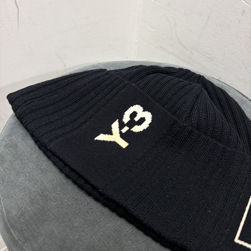 YOHJI YAMAMOTO ヨウジヤマモト　帽子　ニット Y-3 YOHJI YAMAMOTO ワイスリー ヨウジヤマモト GRAPHIC BEANIE