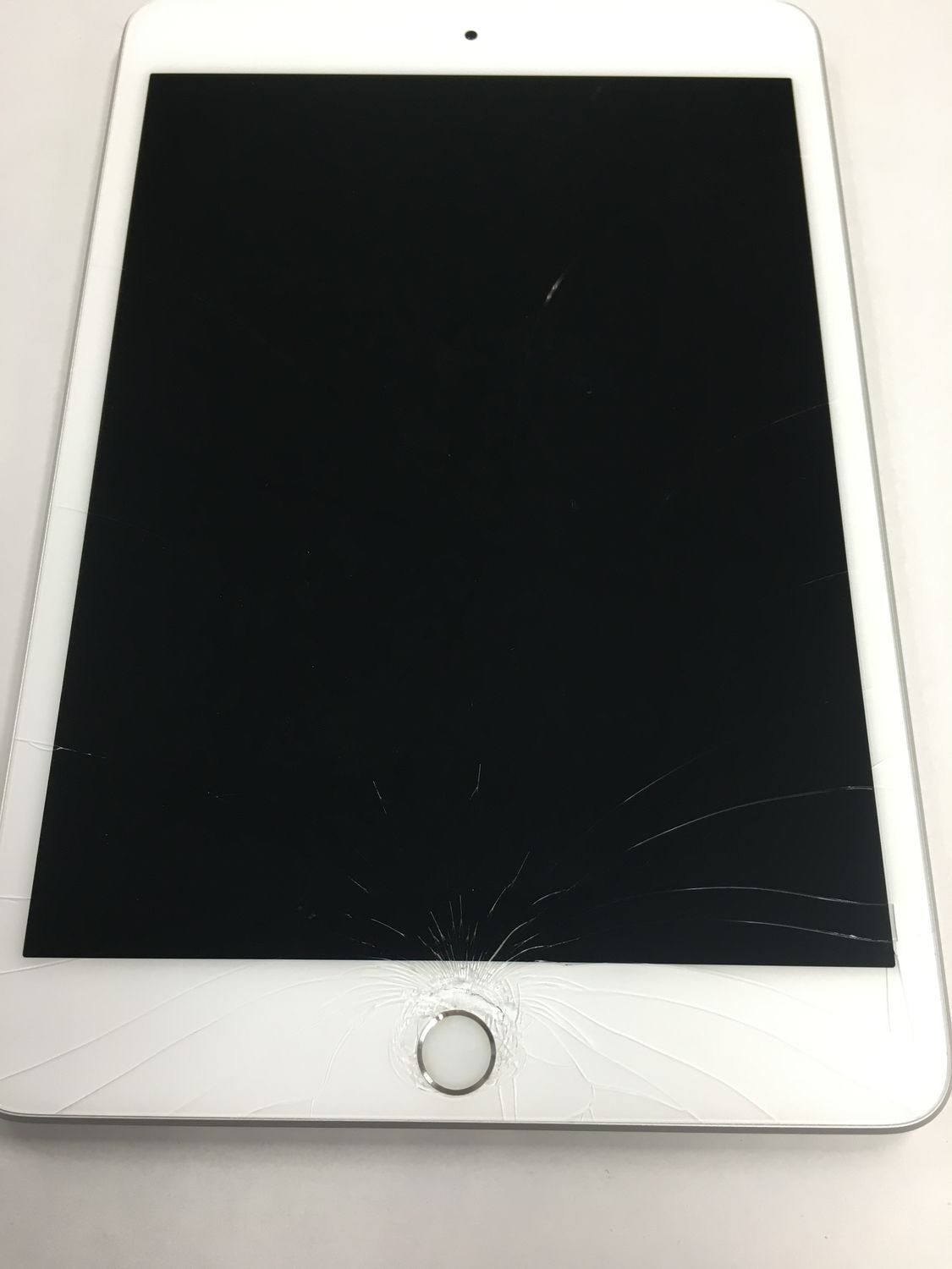 訳アリ】iPad mini 5 画面割れ 256GB SIMフリー シルバー - メルカリ
