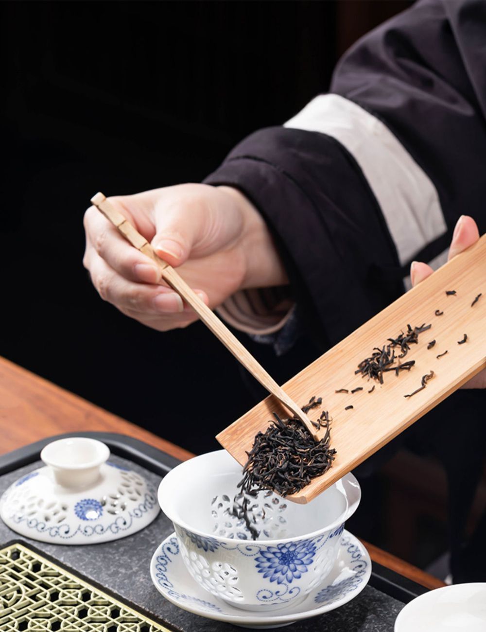 透かし模様で茶の色が見える玲瓏磁器 玲瓏磁 陶磁器 白磁 玲瓏 蓋碗 9