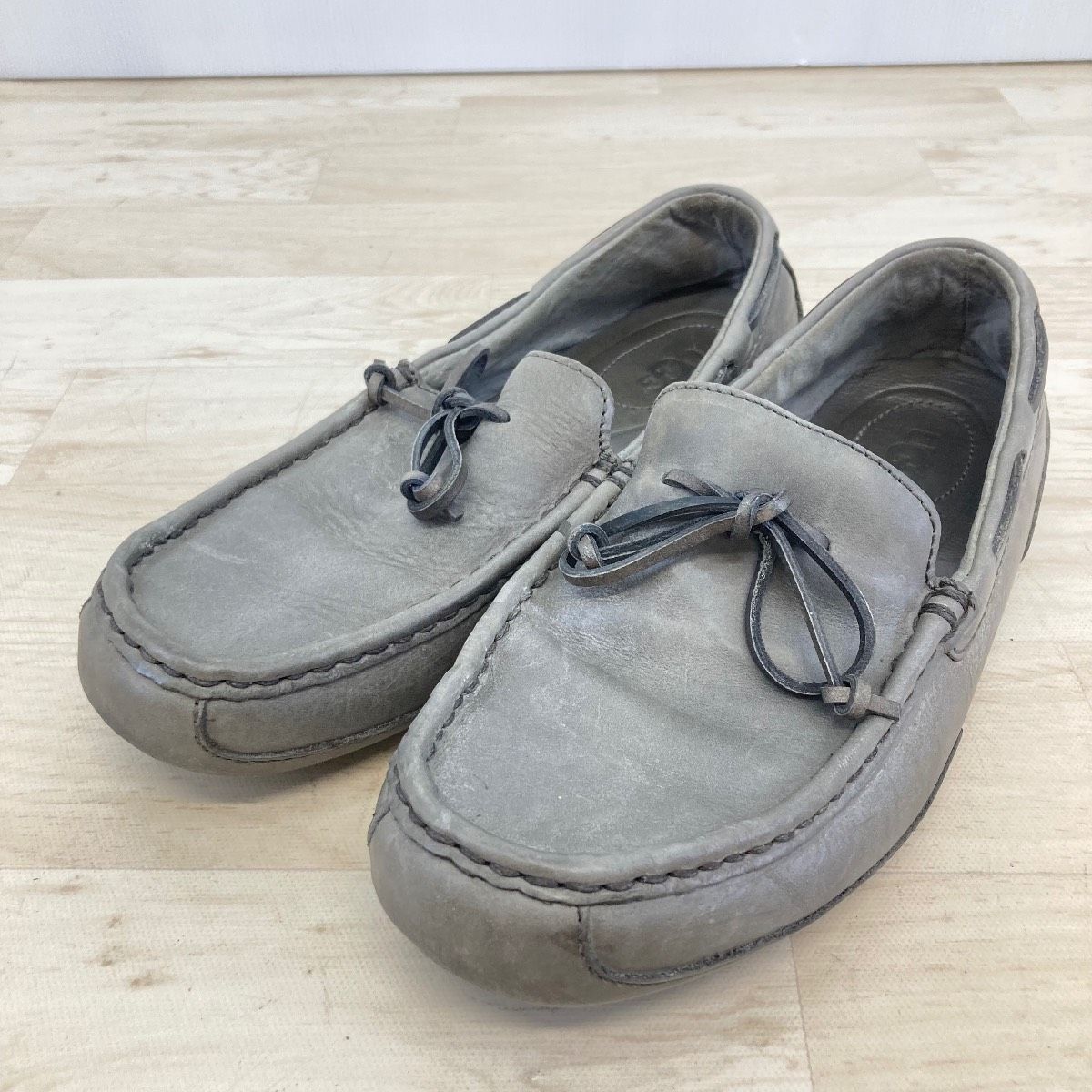 UGG モカシン UK8 新品未使用　ドライビングシューズにも！ UGG アグ モカシン/ドライビングシューズ 26.0cm グレー系 USA8/UK7.0