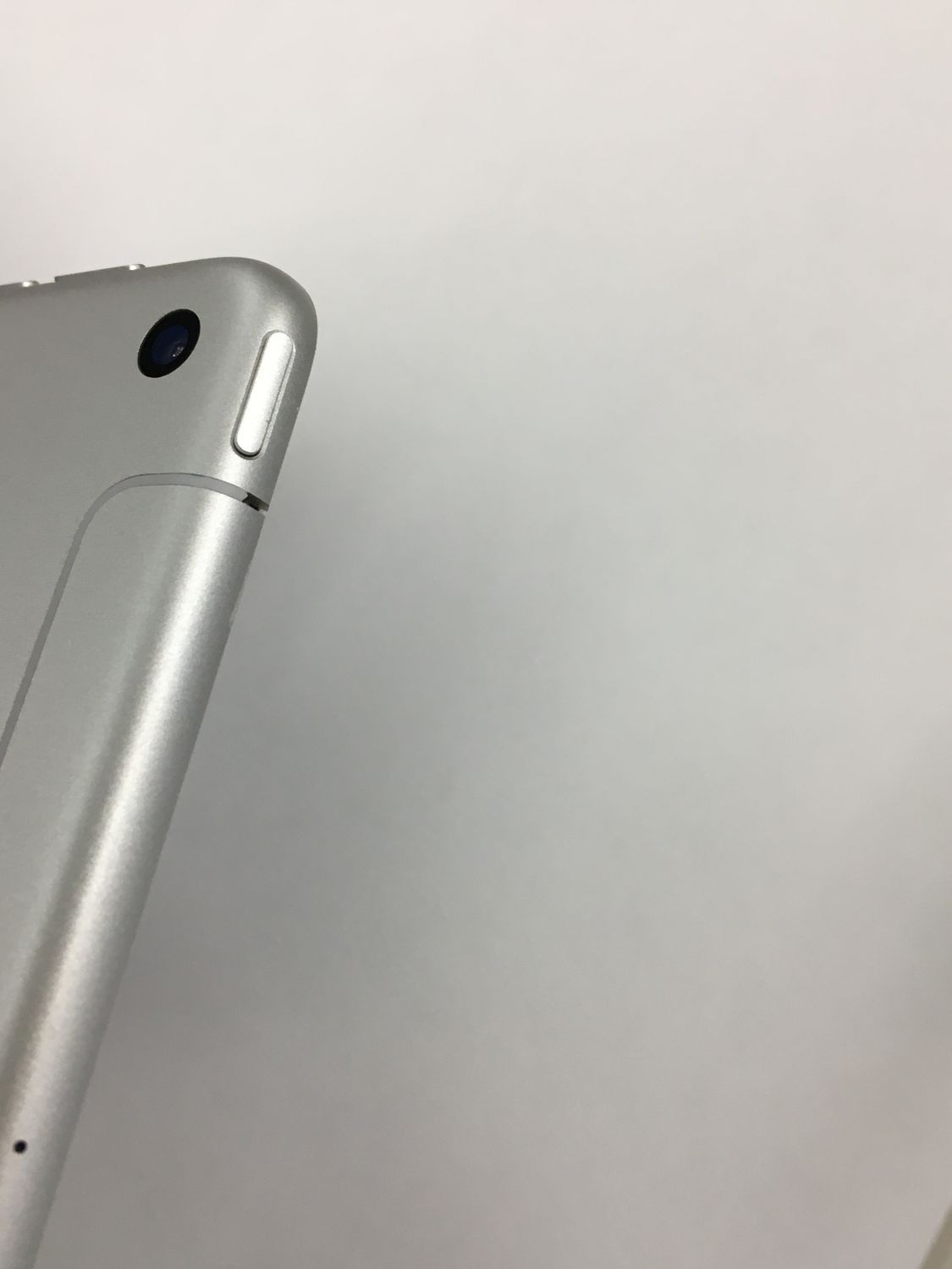 訳アリ iPad mini 5 SIMフリー 256GB シルバー 画面割れ - メルカリ