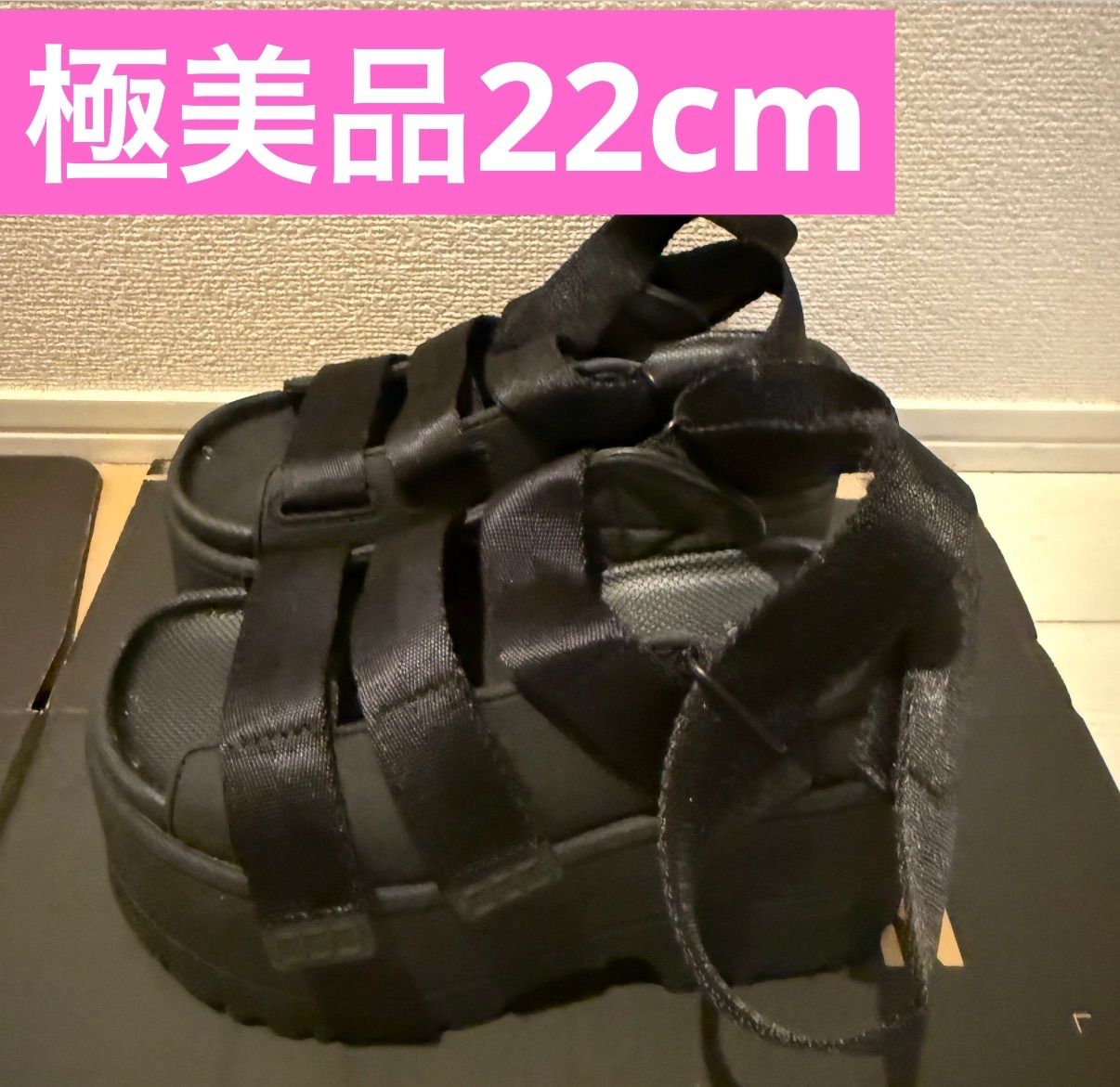 値下げ可能】UGG GOLDENRISE アグ ゴールデンライズ サンダル 厚底