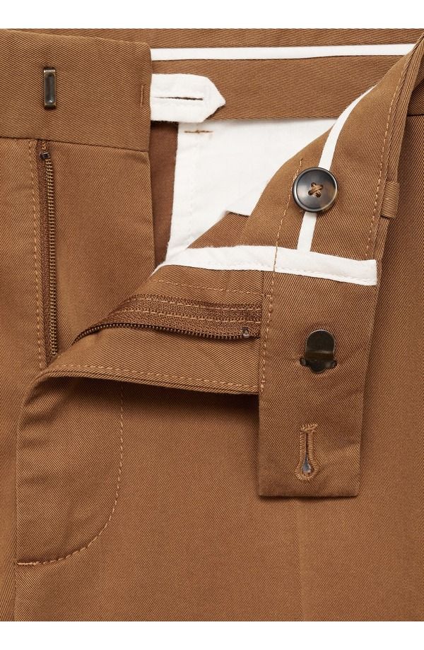 マンゴ メンズ ボトムス カジュアルパンツ レギュラーフィット ストレート MANGO Regular Fit Straight Leg Pants Caramel マンゴ メンズ ボトムス カジュアルパンツ レギュラーフィット ストレート MANGO Regular Fit Straight Leg Pants Caramel