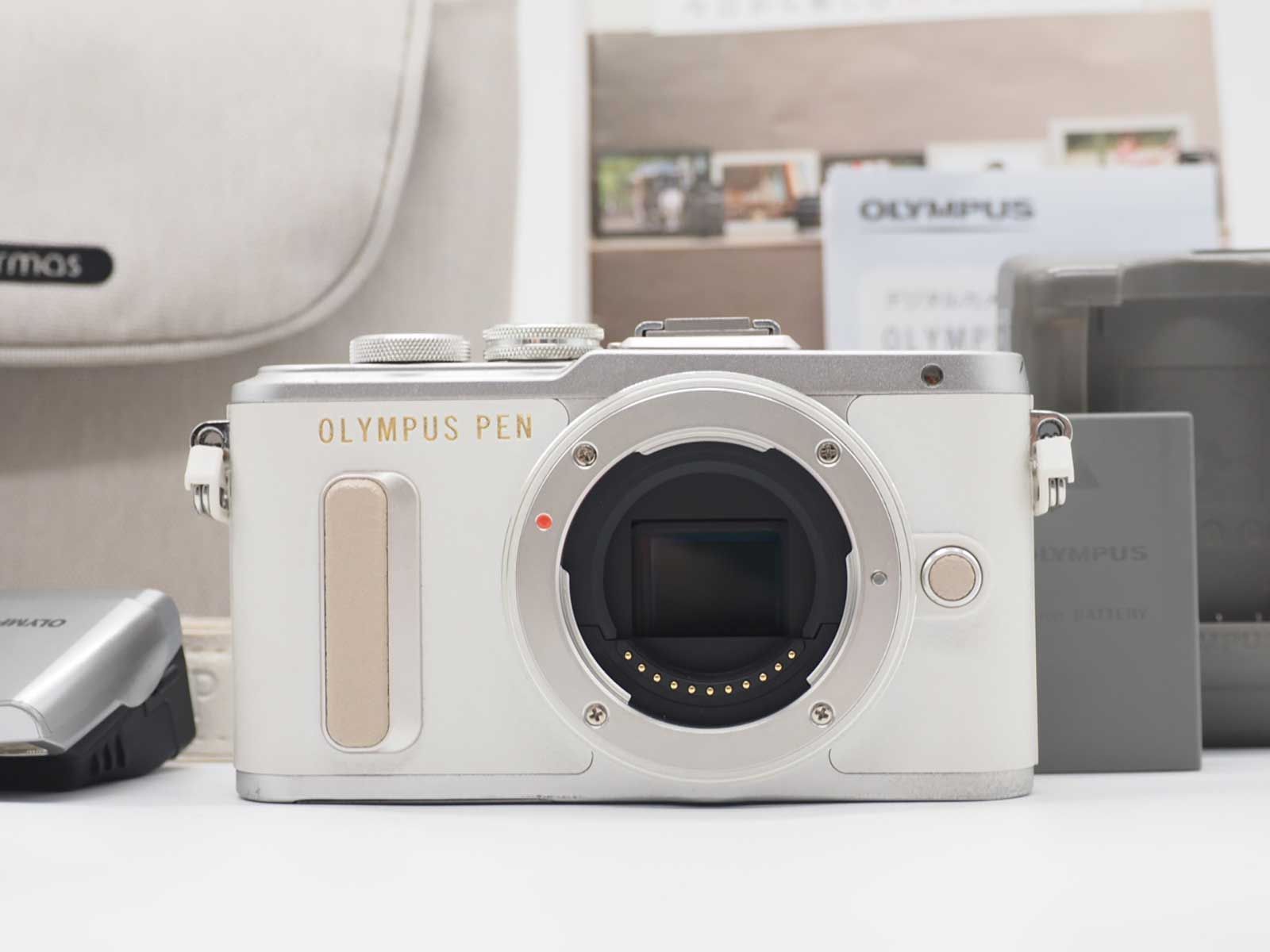 オリンパス Olympus Pen E-PL8 16.1MP Digital Camera Body White 8392 Shots [良品] #Z6483A