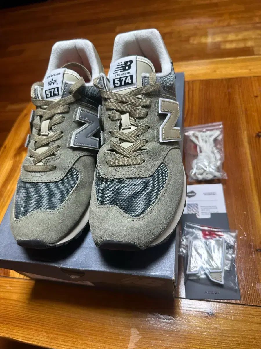 ニューバランス x アルファ インダストリーズ 574 セドナセージ (レギュラー ボックス) 280 26,340円